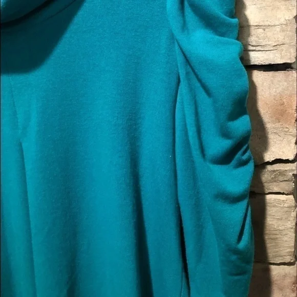 New directions size medium ruffle sleeve shirt - Picture 3 of 14